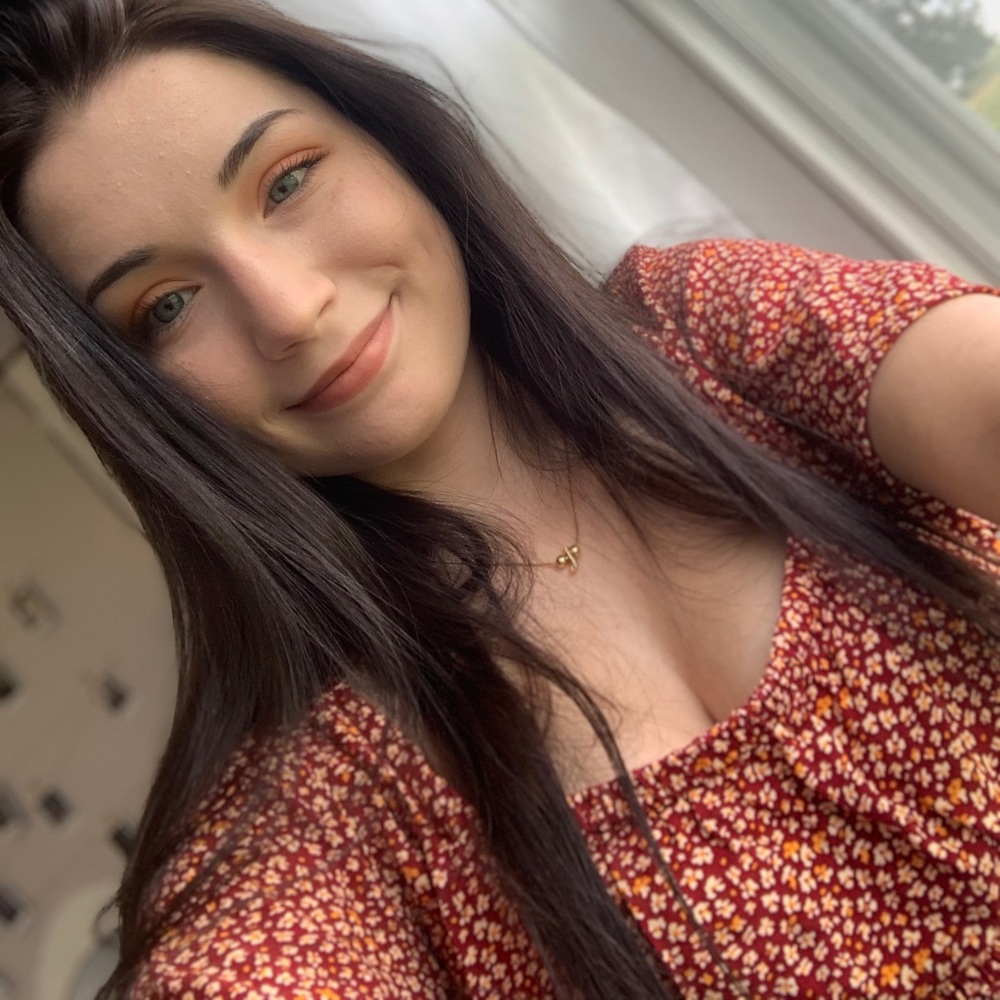Meet your Posher, Alyssa